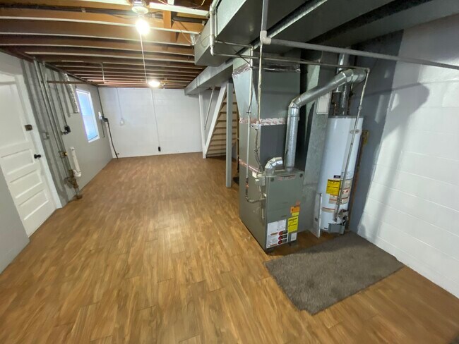 Building Photo - 9608 Binney St