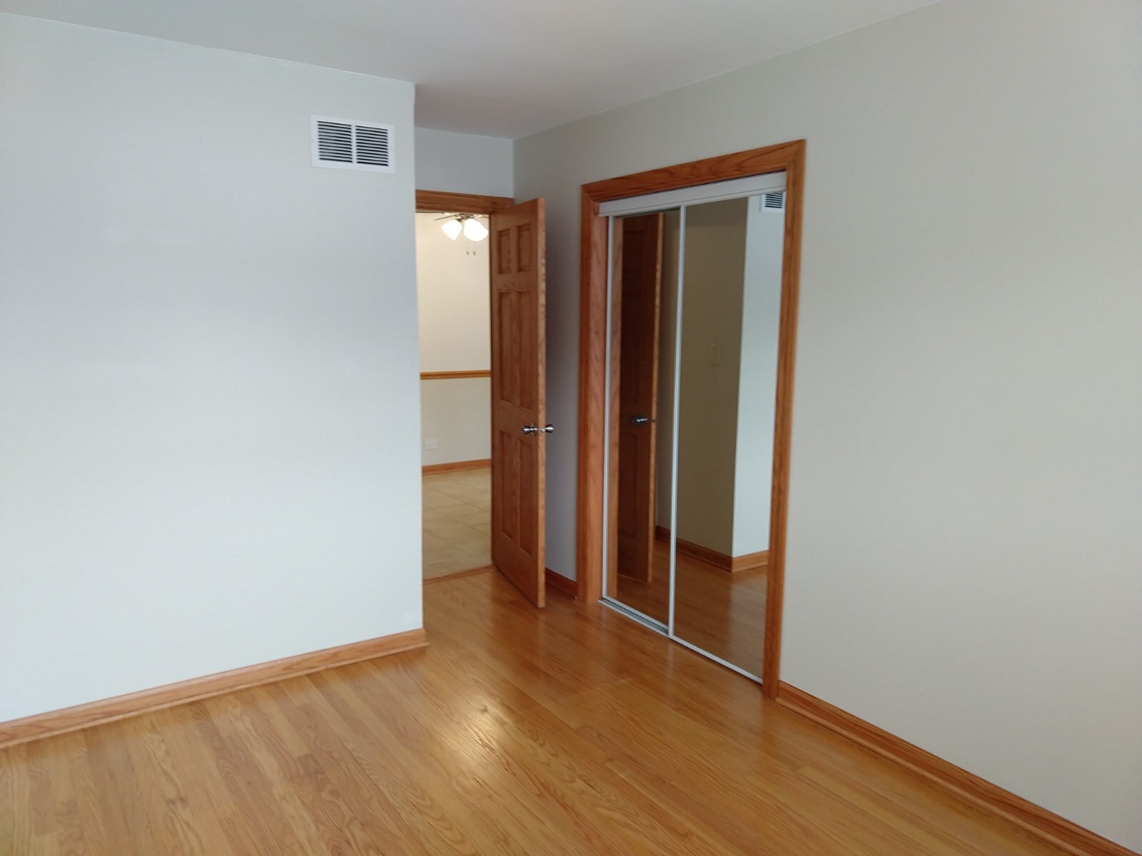 Building Photo - 1343 Woodview Ln