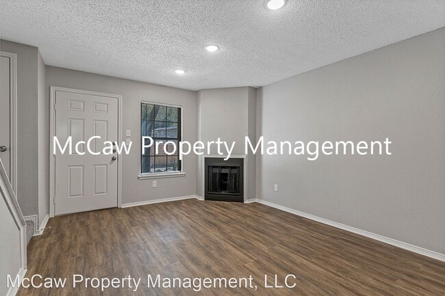 Building Photo - 2 br, 2 bath House - 210 Rolston Rd. Unit 4