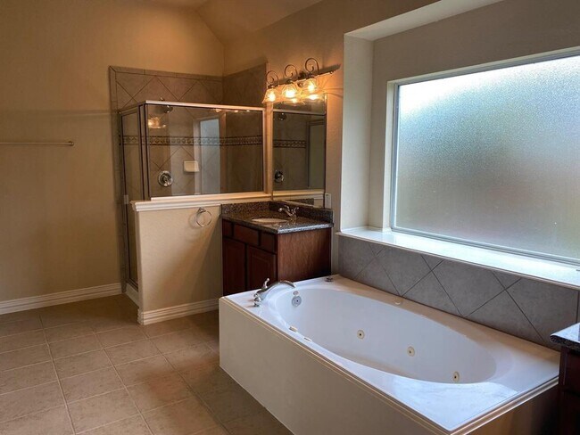 Building Photo - 2506 Orchid Creek Dr