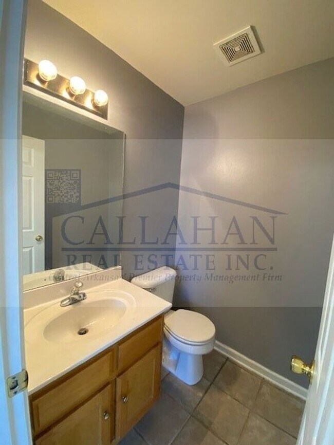 Building Photo - Sherwood 2 Bedroom Townhome