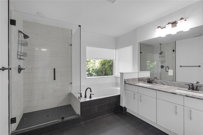 Building Photo - 1413 SW 158th Ave