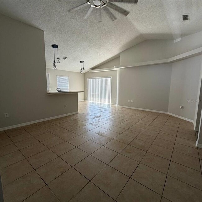 Building Photo - 535 Rollins Dr