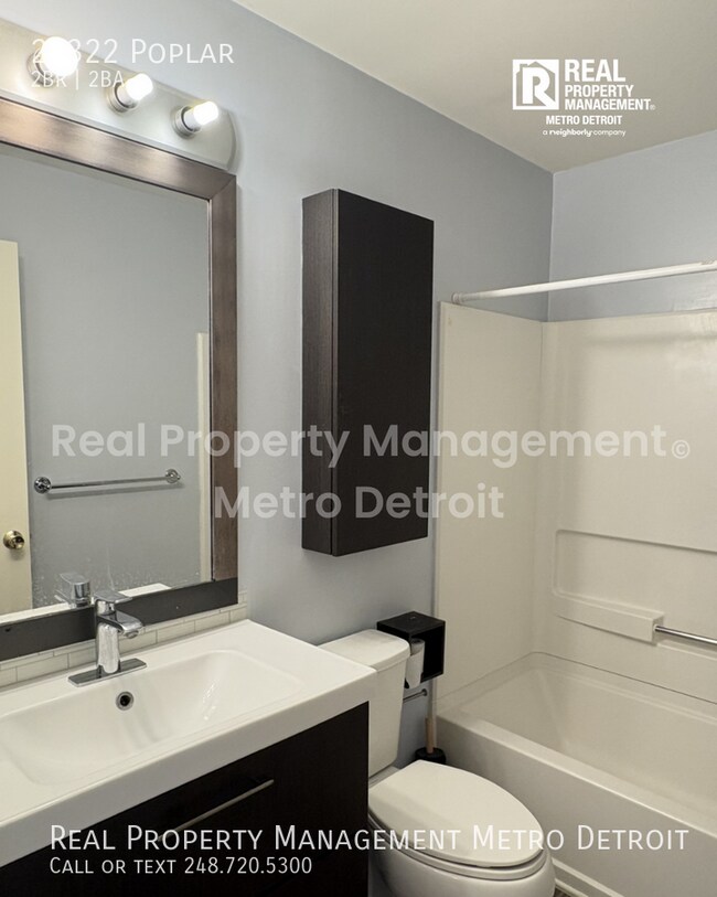 Building Photo - 23322 Poplar-