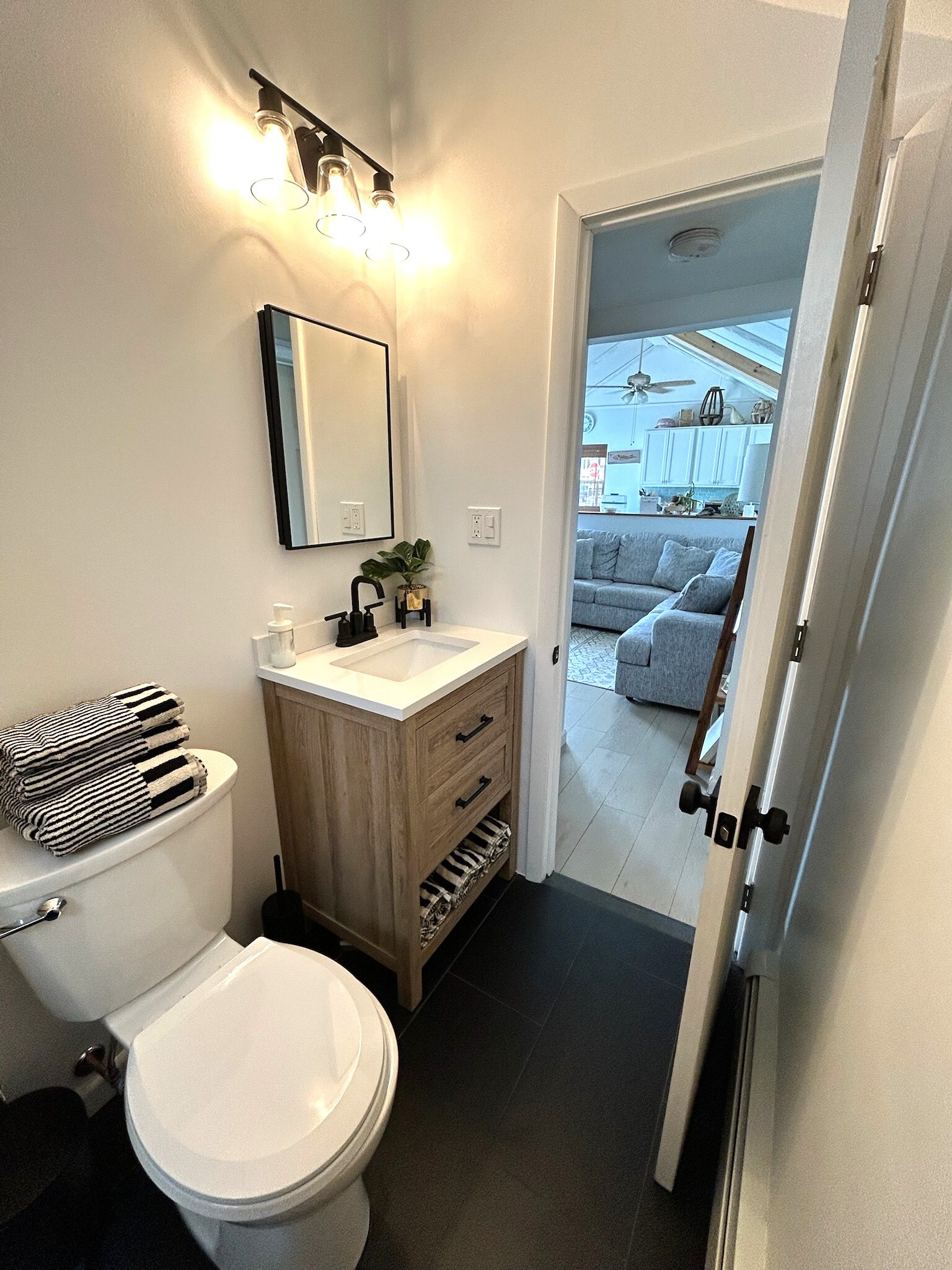 Building Photo - 800 S 6th St