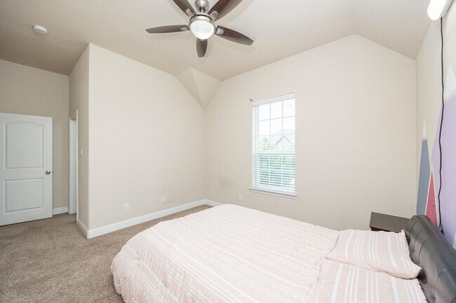 Building Photo - 6220 Eldridge Ln