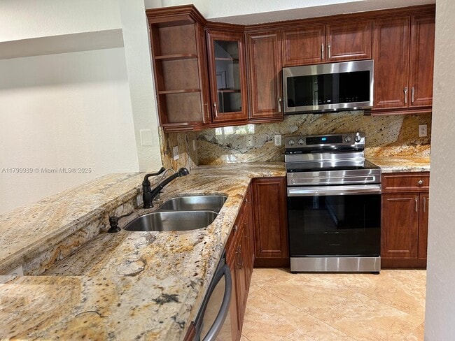 Building Photo - 2516 Centergate Dr