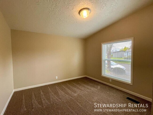 Building Photo - 1313 Bramblewood Ln
