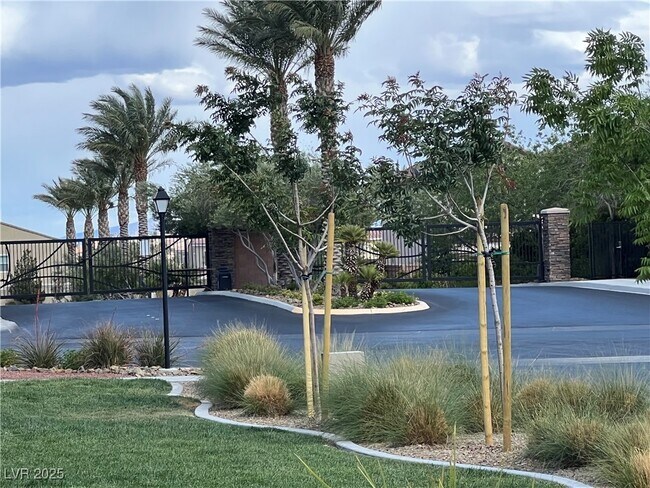 Building Photo - 909 Earth Luster Rd