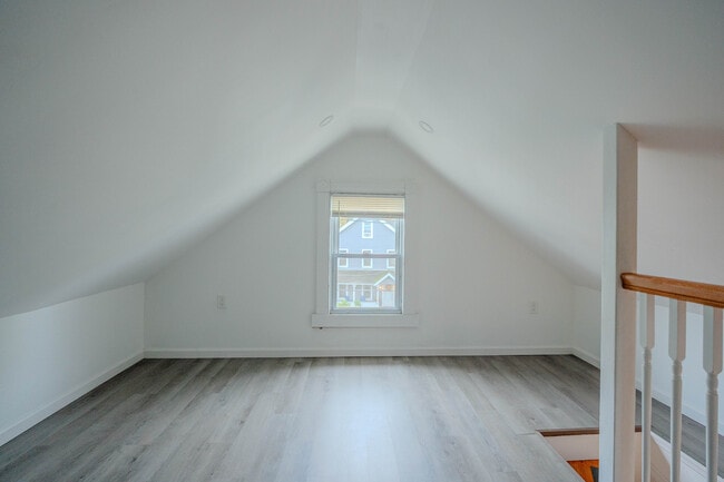 Building Photo - 11 Burritt Ave