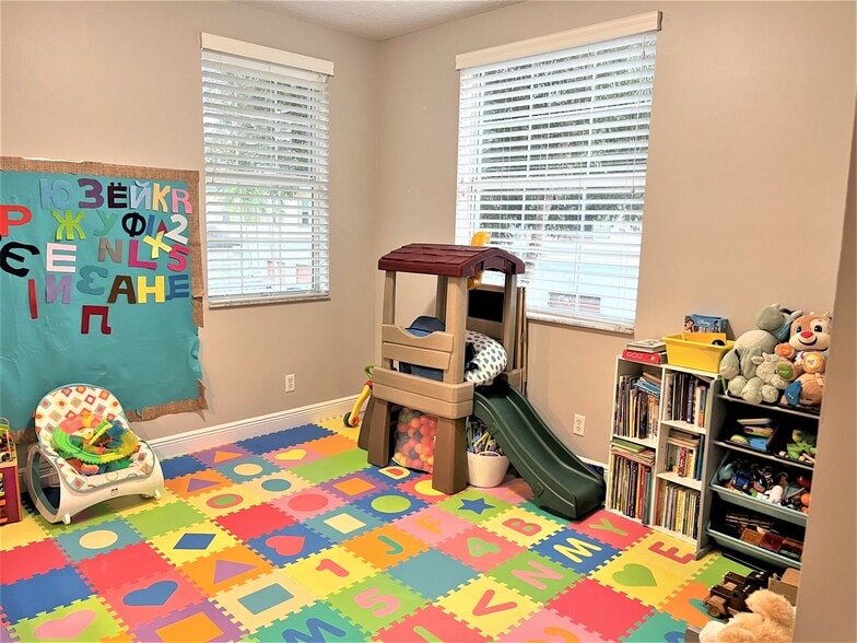 Diningroom/Playroom - 4321 Savannah Bay Pl