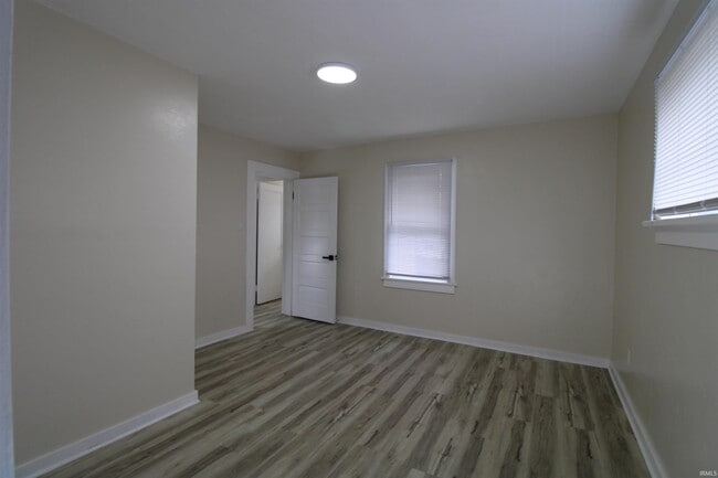 Building Photo - 1156 Kinsmoor Ave