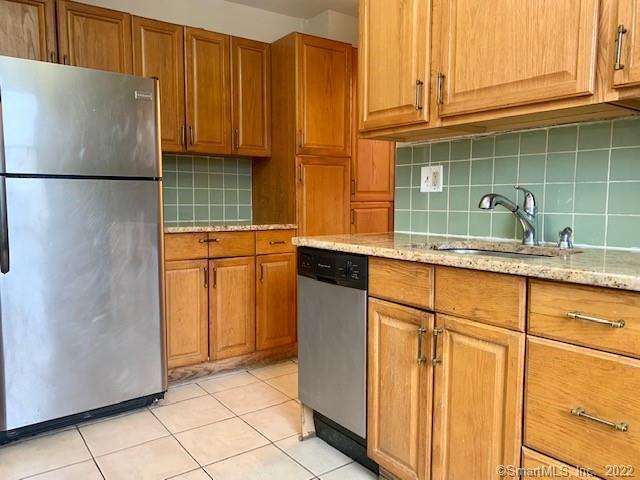 Building Photo - 444 Bedford St