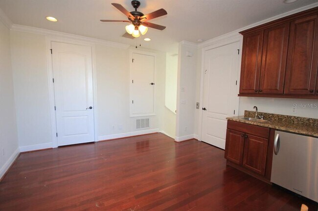 Building Photo - 6002 Yeats Manor Dr