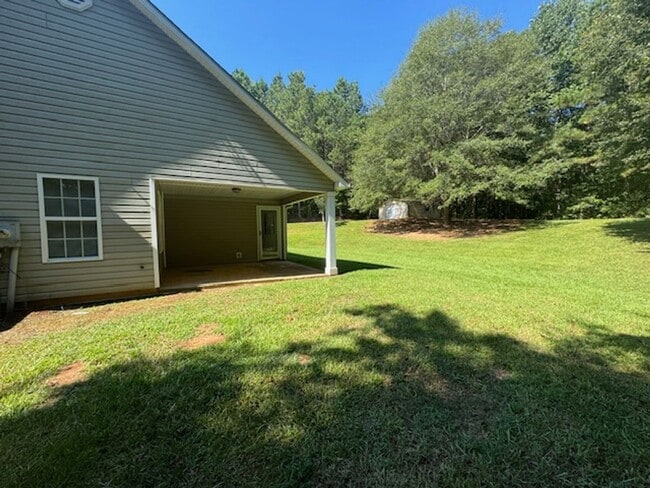 Building Photo - 125 Redwood Dr
