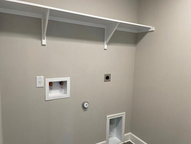 Building Photo - 5755 Redfish Ct