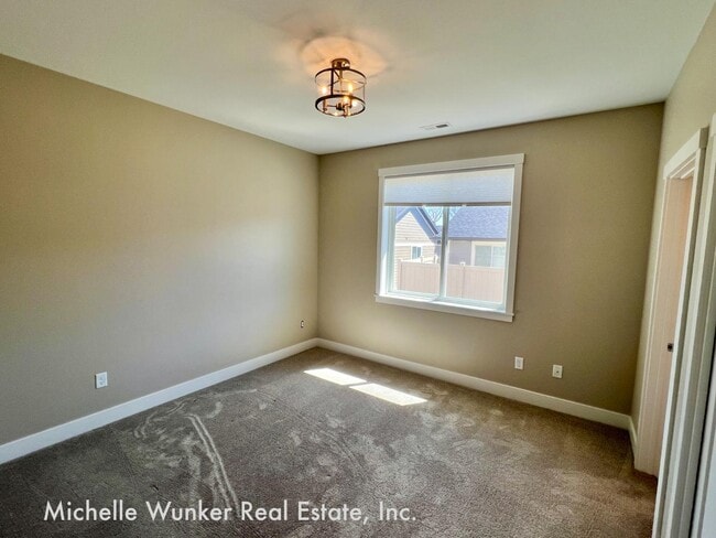 Building Photo - 6330 Beckville ln