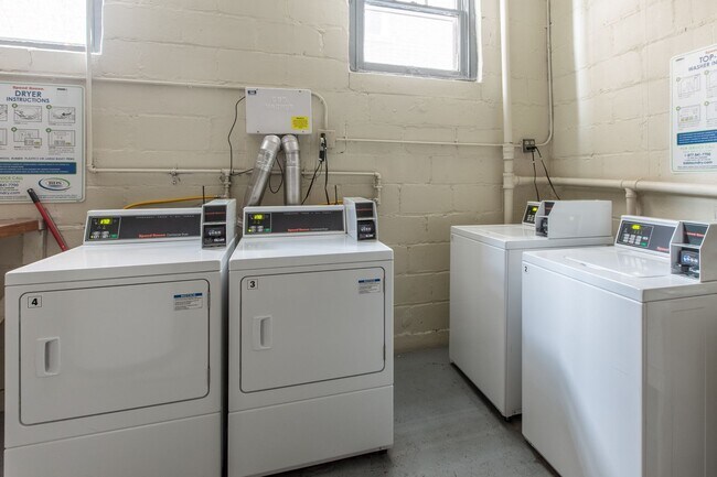 Building Photo - 3508 Dupont