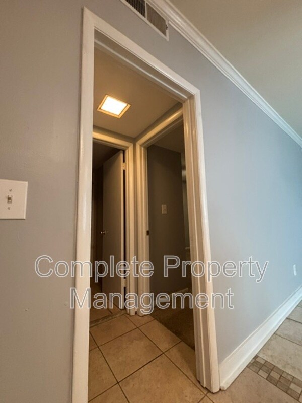 Building Photo - 55 Hanover Cir