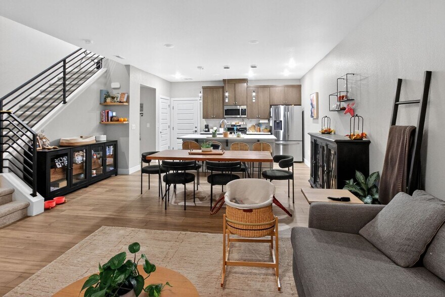 Building Photo - 16370 Alzere Pl