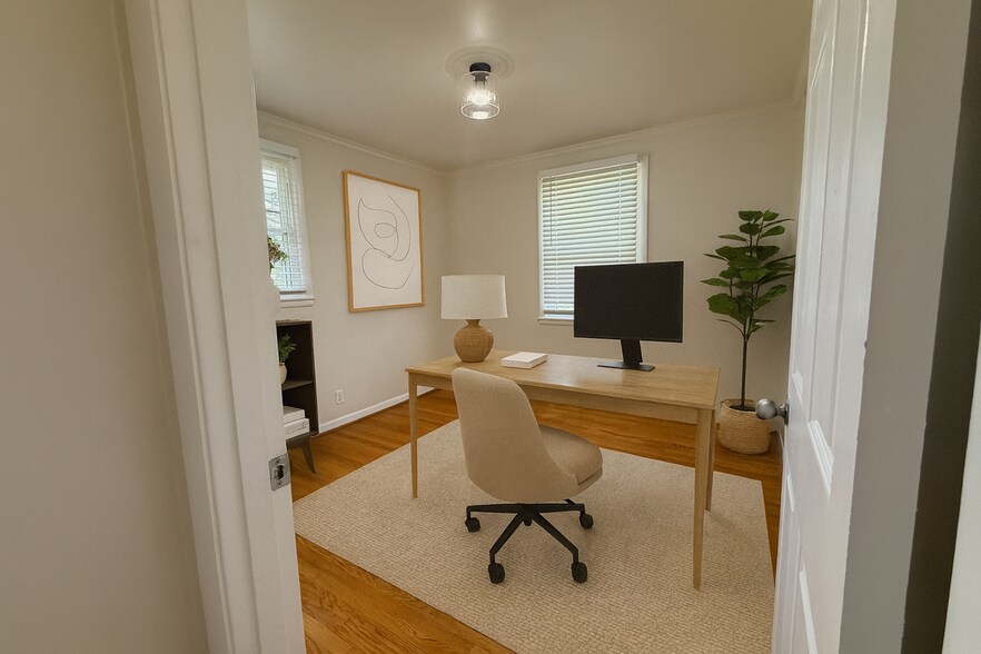 Building Photo - 2407 Lazenby Dr