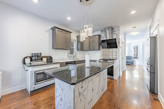 Building Photo - 7219 S Peoria St