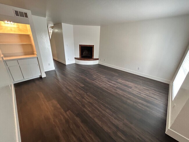 Building Photo - 1702 E Ocotillo Rd