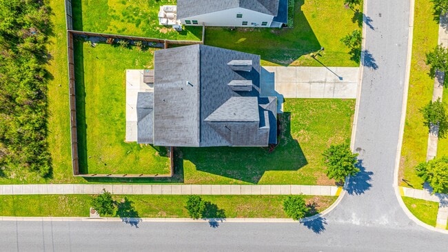 Building Photo - 201 Bigleaf Ct