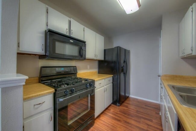 Building Photo - 11617 Pearwood Pl