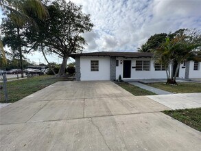 Building Photo - 3102 SW 10th St