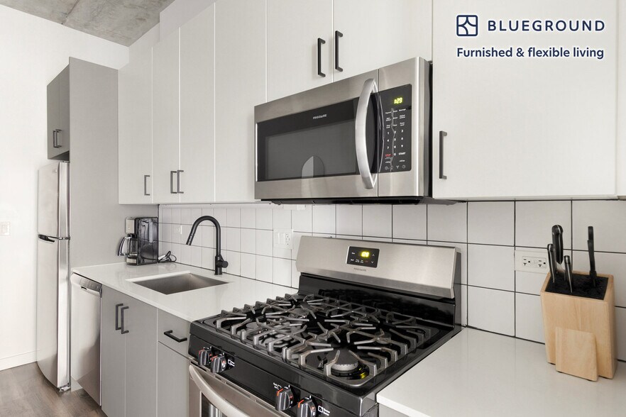 Building Photo - 61 W Erie St