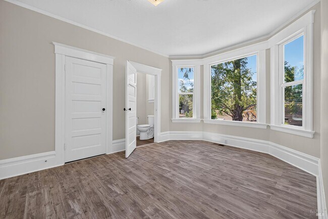 Building Photo - 4980 Dry Creek Rd