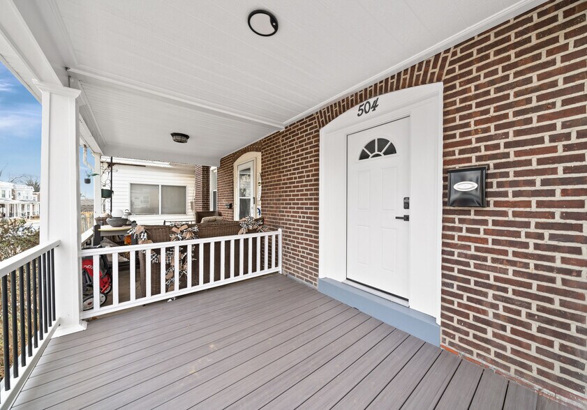 Building Photo - 504 W 26th St