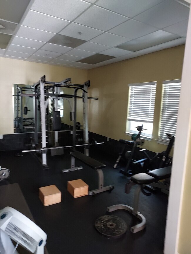 Building Photo - 5551 Bentgrass Dr