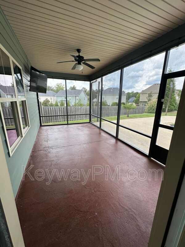 Building Photo - 1731 Edenburg Way
