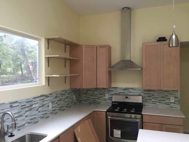 Building Photo - 4300 Mount Vernon Dr