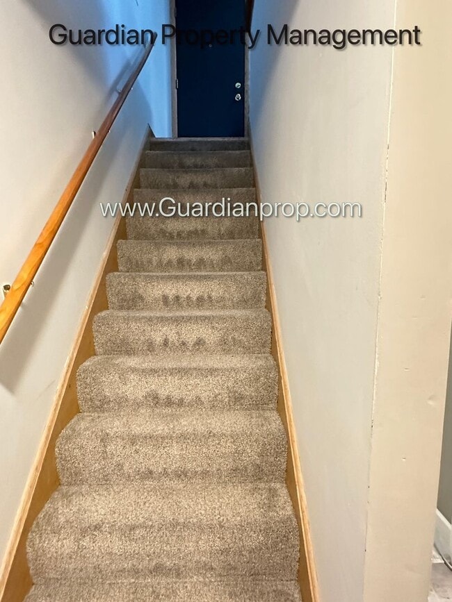 Building Photo - 3050 Glenden Terrace