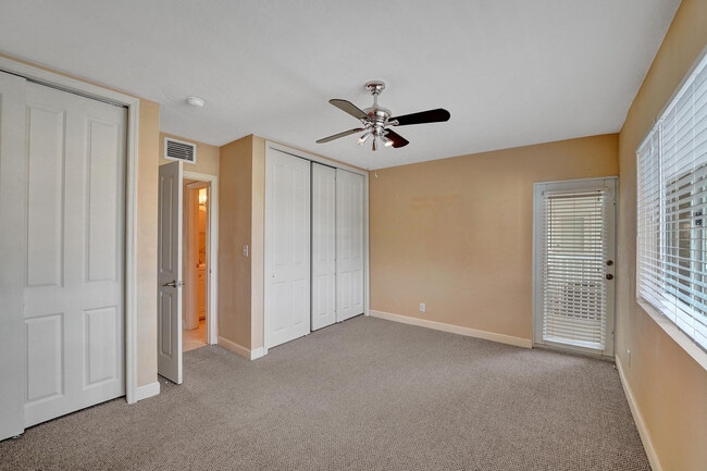 Building Photo - 2895 NE 32nd St