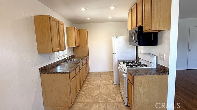 Building Photo - 30 E Blueridge Ave
