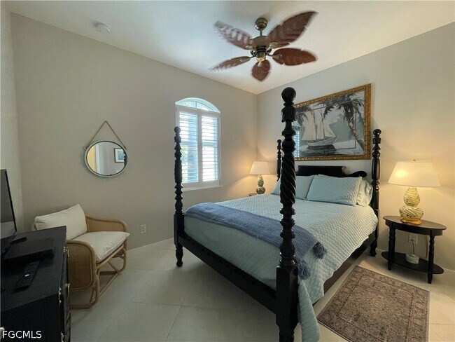 Building Photo - 10640 Camarelle Cir