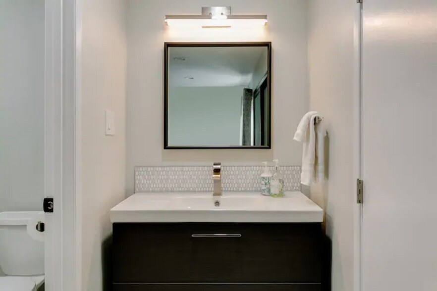 Bedroom #1 Bathroom - 12014 Kling St