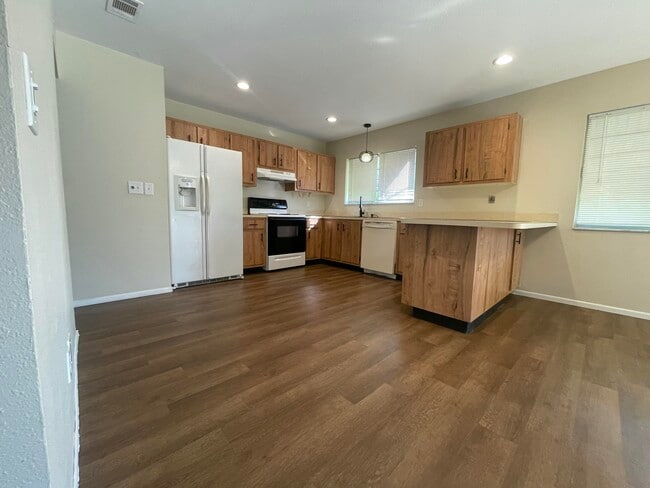 Building Photo - 1849 SE Rainier Rd