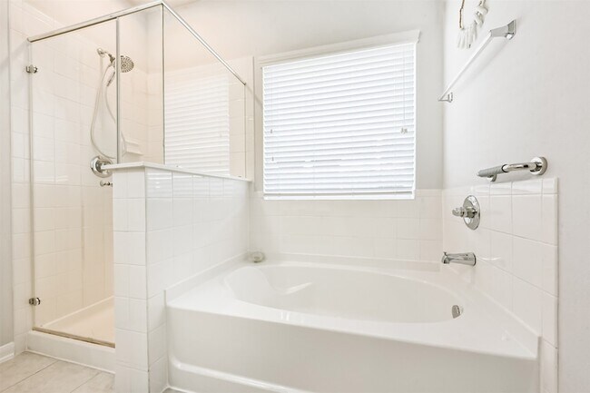 Building Photo - 10018 Chase Ct