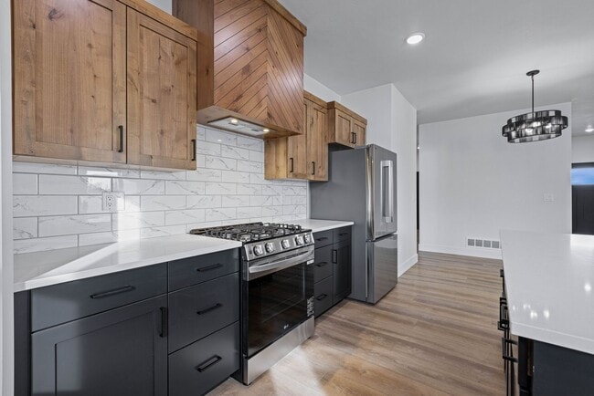 Building Photo - NEW BUILD 3-BED, 2-BATH UPSTAIRS DUPLEX UN...