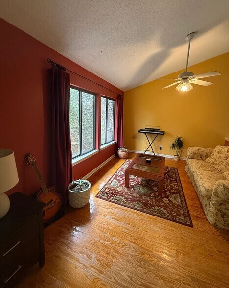 Building Photo - 505 Fostoria Ct