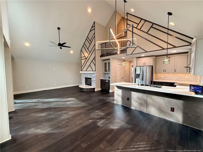 Building Photo - 1610 N Stonegate Dr