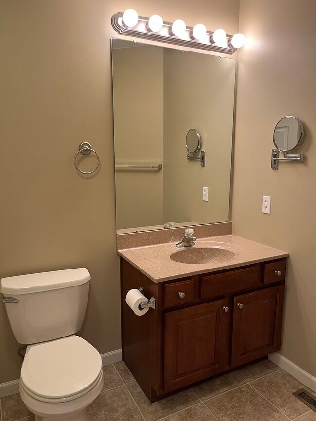 Building Photo - Beautiful 3-Bedroom Home in Penn Manor Sch...