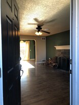 Building Photo - 7720 SE Harold St