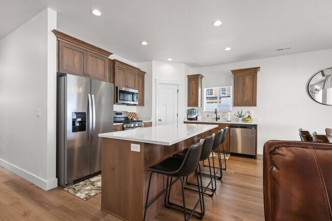 Building Photo - 252 W 800 S