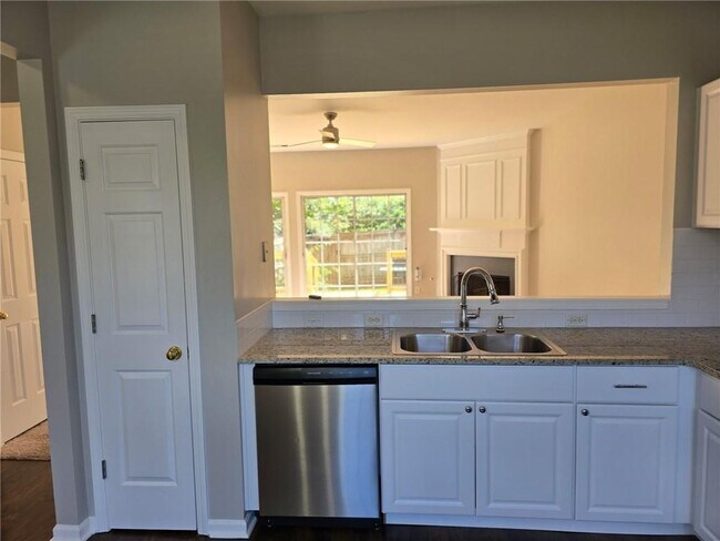 Building Photo - 1702 Stanwood Dr NW